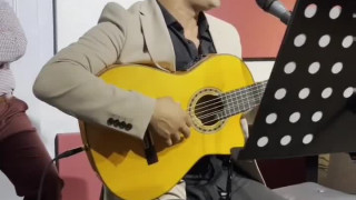 اجرای یوسف تیموری با گیتار