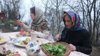 کلیپ تماشایی زندگی روستایی در ایران و کباب لا پلو با طعم پسته