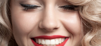 فواید بی نظیر زغال برای زیبایی و سلامت دندان