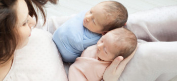 چگونه از نوزاد دوقلو مراقبت کنیم؟