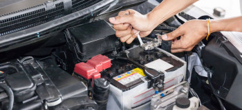 ۶ دلیل که باتری خودرو مدام شارژ خالی می کند
