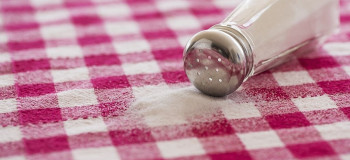 طرز تهیه نمک خوراکی خانگی و مراحل تصفیه آن
