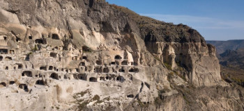 هر آنچه قبل از سفر به شهر واردزیا گرجستان شهر غاری باستانی باید بدانید