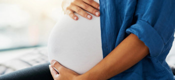 تاثیر تمرینات آبی در دوران بارداری بر روی مادر و جنین