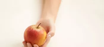 ماسک سیب شاداب کننده و تقویت کننده پوست