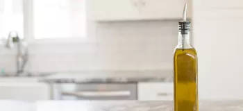 نگاهی دقیق به تفاوت های روغن زیتون با کنجد
