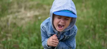 دلیل عصبانیت و پرخاشگری کودکان در جمع و مهمانی چیست ؟