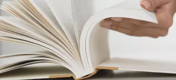 ۵ راه کار طبیعی برای رفع بوی بد کتاب های قدیمی