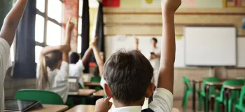 رفتار با کودکان بیش فعال در مدرسه چگونه باید باشد ؟