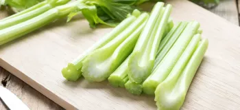 ۱۰۰ گرم کرفس خام چقدر کربوهیدرات دارد ؟