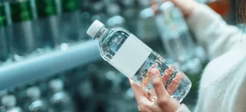 آیا استفاده روزانه از بطری آب موجب نازایی می شود؟