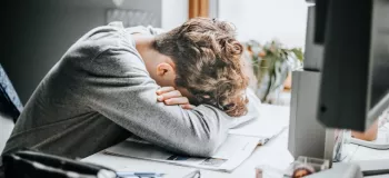 ۱۲ راه‌ برای رفع خستگی ذهن و بدن بعد از کار کردن