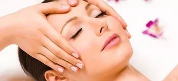 ۵ تکنیک ماساژ صورت برای کلاژن سازی و جوانسازی پوست