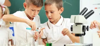 چه تجهیزات آزمایشگاهی در مدارس استفاده می شود؟