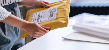 در خواب دیدن بسته پستی نشانه چیست / تعبیر خواب بسته پستی