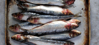 روش های خانگی برای از بین بردن بوی بد ماهی (قبل از پختن آن)