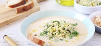 طرز تهیه سوپ جو سفید با مرغ غذای ساده و رژیمی