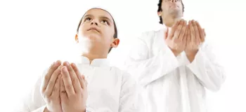 حکم شنیدن آیه سجده واجب در هنگام نماز از منظر علمای اسلام