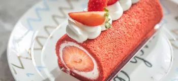 طرز تهیه رولت توت فرنگی، دسر محبوب کودکان و بزرگسال