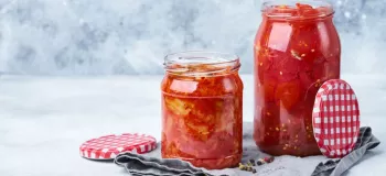 دستور تهیه ترشی گوجه فرنگی شیرازی به صورت ترکیبی