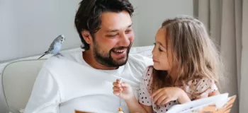 حکم نگاه پدرها به عورتین بچه‌ های بالغ چیست ؟