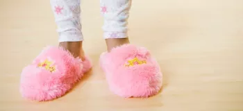 ۱۵ گیف دمپایی باحال و بامزه