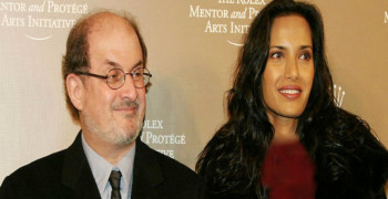 ببینید لحظه ترور سلمان رشدی مرتد توسط هادی مطر لبنانی !