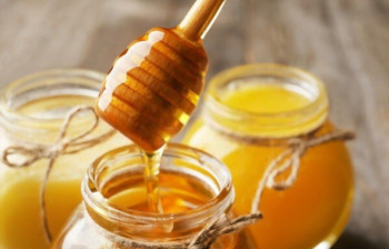 شکرک زدن عسل نشانه چیست؟ آیا عسل طبیعی شکرک می‌زند؟