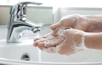 تعبیر خواب شستن : 34 نشانه و تعبیر شستن در خواب