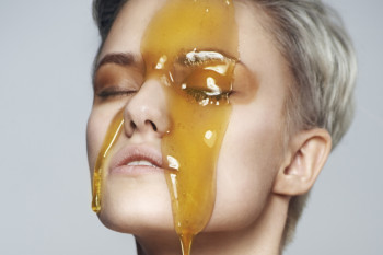 15 ماسک صورت خانگی با عسل برای انواع پوست ها