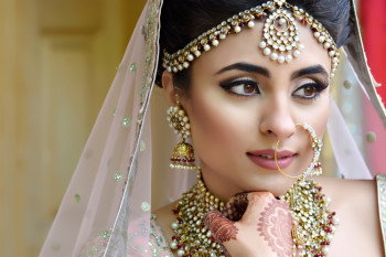 عکس های آرایش عروس هندی جدید برای انواع صورت ها