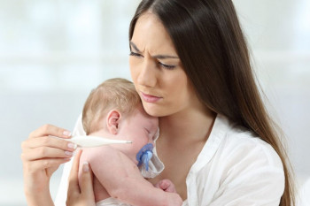 چگونه میتوان تب نوزادان را پایین آورد؟