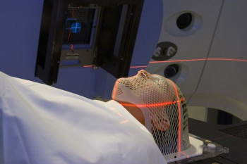 درمان سرطان های جامد و خوش خیم با پرتو درمانی (Radiotherapy )