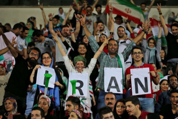 ورود زنان در ورزشگاهها ایران آزاد شد 