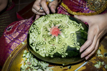 عکسها و مدلهای جدید تزیین هندوانه شب یلدا برای عروس