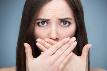 9 راهکار معجزه آسا برای رفع بوی بد دهان