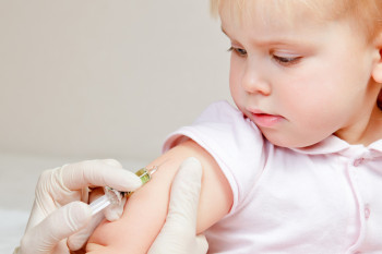 واکسیناسیون نوزادان - واکسن های الزامی نوزادان + عوارض واکسن ها
