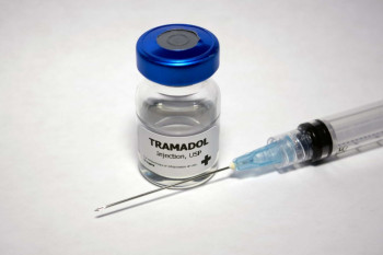 عوارض ترامادول: لیست کامل عوارض ترامادول + علائم اوردوز ترامادول