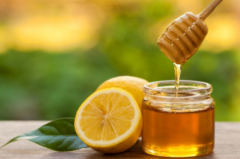 ۱۵ خاصیت باورنکردنی عسل و لیمو