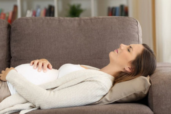 ۱۸ روش خانگی درمان یبوست در بارداری + علل یبوست بارداری