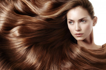 مزایای شگفت انگیز مصرف کپسول هیر ویت در تقویت موها
