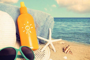 ۱۳ موردی که باید موقع خرید کرم ضد آفتاب به آن توجه کنید