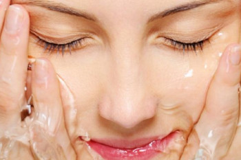 فواید مصرف ژل صورت مخصوص پوست های آکنه‌ای سینره