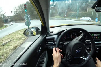 بررسی و تست رانندگی کیا استونیک مدل 2018 ( Kia Stonic )