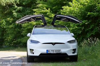 بررسی تخصصی و تست تسلا X مدل 2018 ( Tesla Model X )