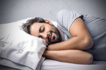 علت و راههای درمان حرف زدن در خواب چیست ؟