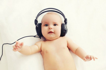 شنوایی نوزاد از چه زمانی آغاز میشود ؟