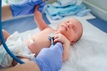 علائم به وجود آمدن سوراخ قلب نوزاد چیست و چگونه درمان میشود ؟