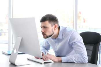 بهترین فاصله چشم از مانیتور چه قدر می باشد ؟
