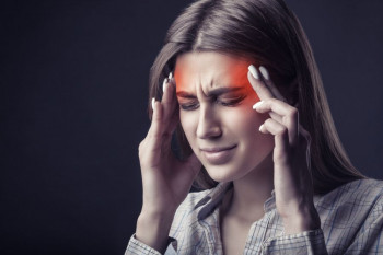 نشانه ها و علائم شروع سردردهای میگرنی کدامند ؟